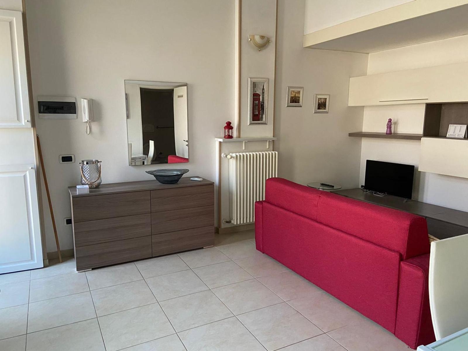Pm 13A Via Tenente Devenuto Guest House Джовинацо Екстериор снимка