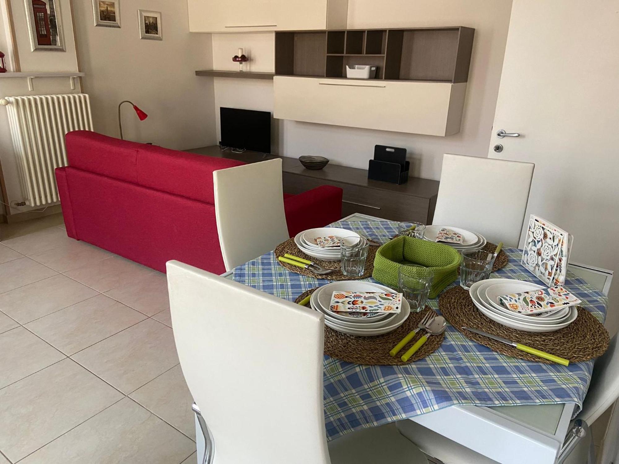 Pm 13A Via Tenente Devenuto Guest House Джовинацо Екстериор снимка