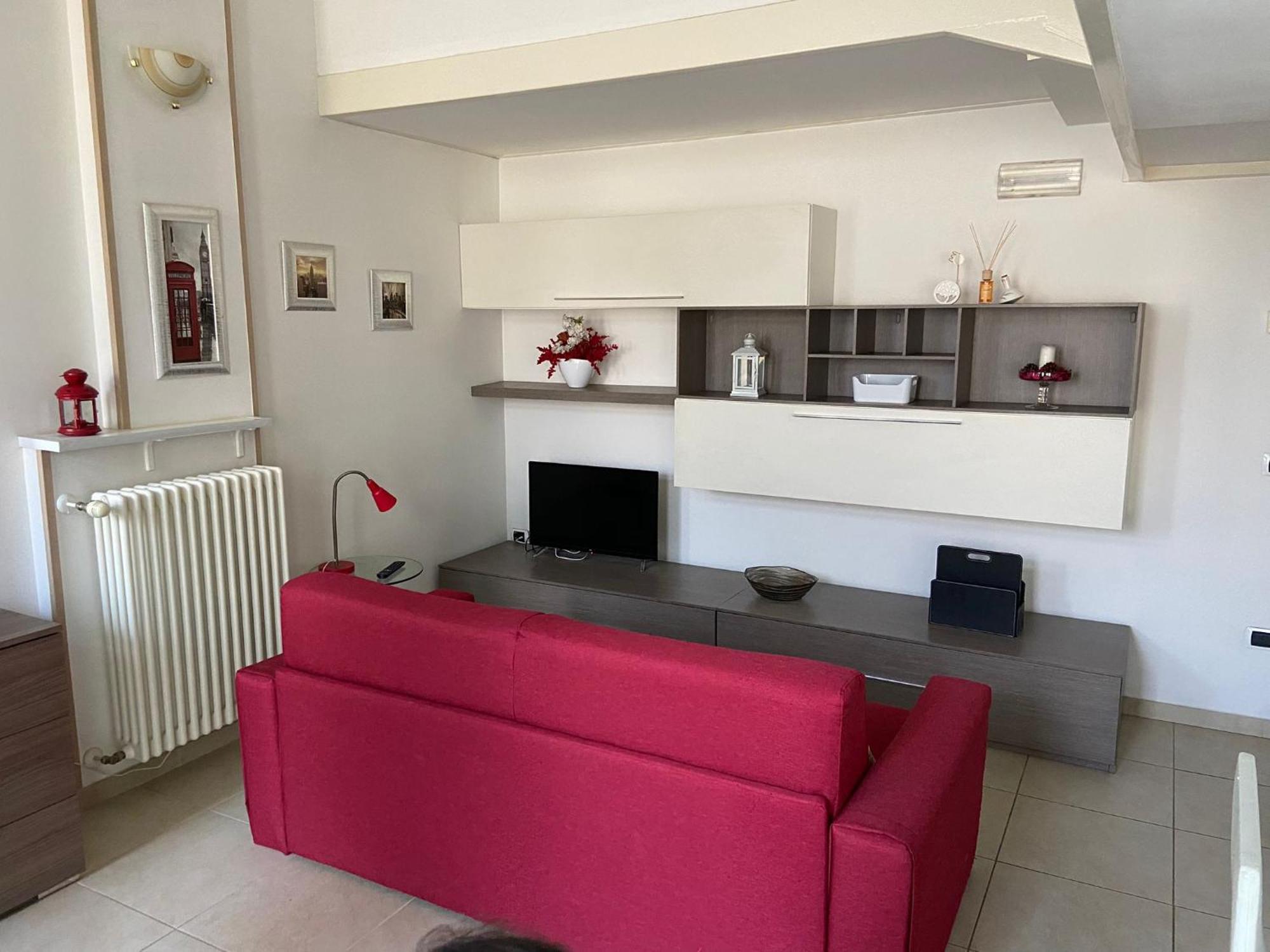 Pm 13A Via Tenente Devenuto Guest House Джовинацо Екстериор снимка